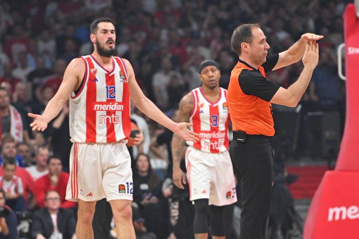 Crvena zvezda Efes (1).JPG