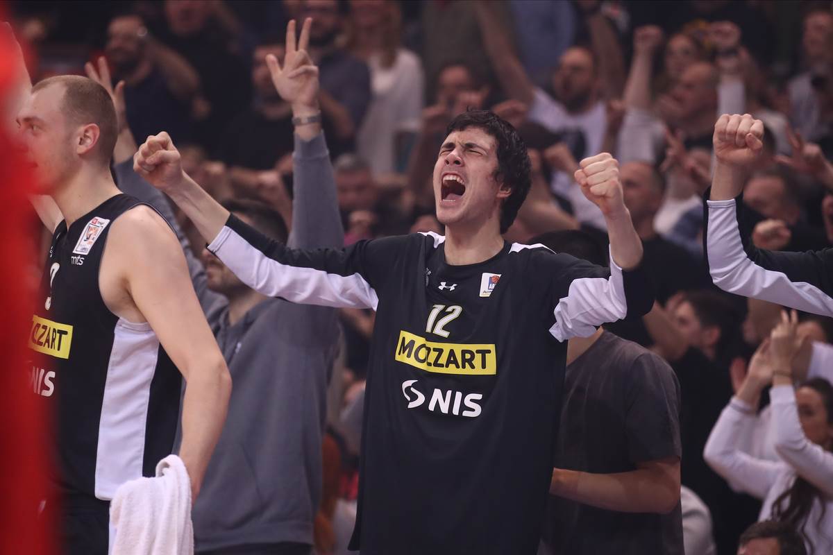 Viktor Mikić Partizan