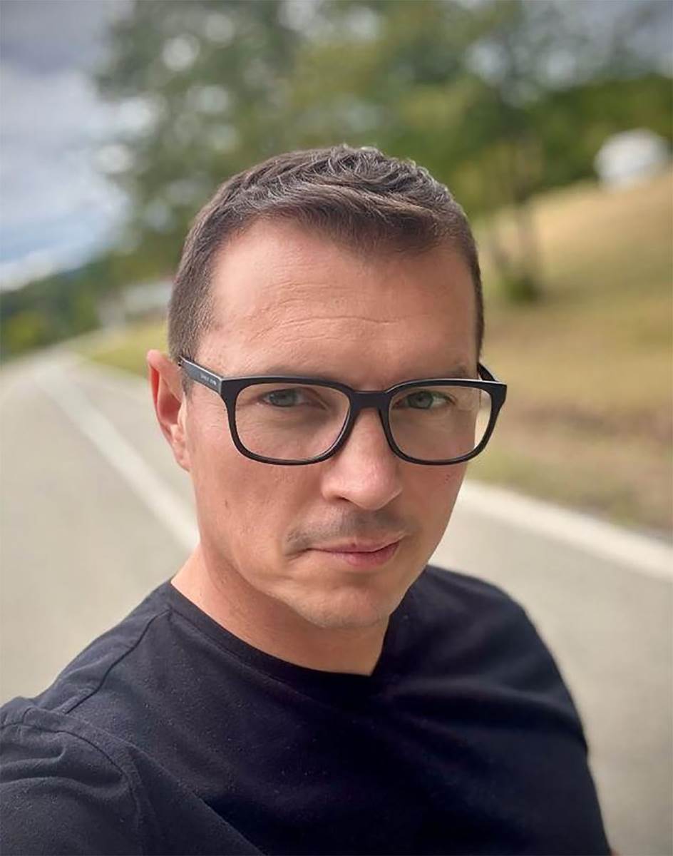 Srećko Krečar pevač