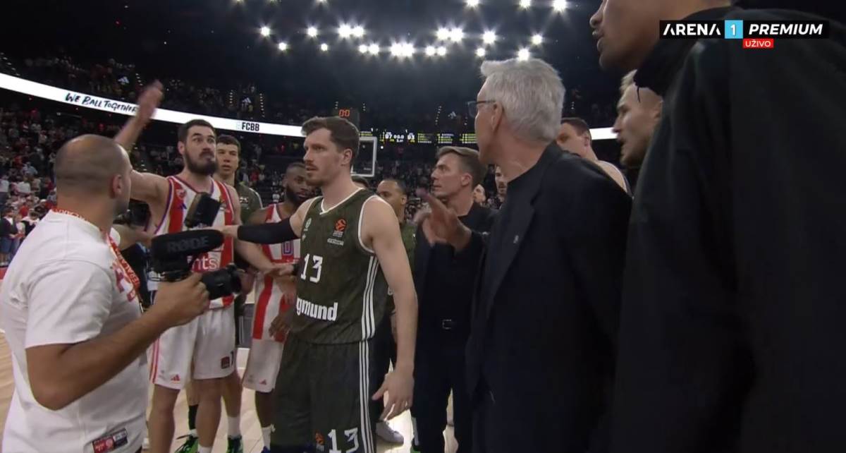 Nikola Kalinić i Gordon Herbert svađa na utakmici