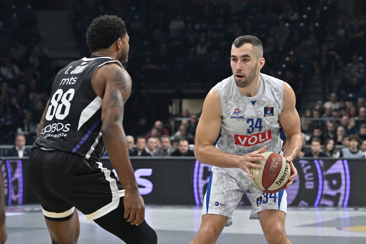 Kenan Kamenjaš košarkaš Budućnosti