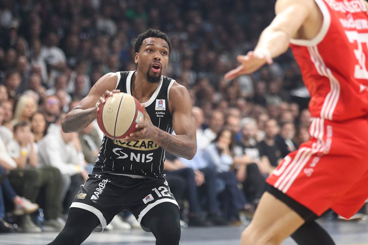 Crvena Zvezda - Partizan Derbi (8).JPG