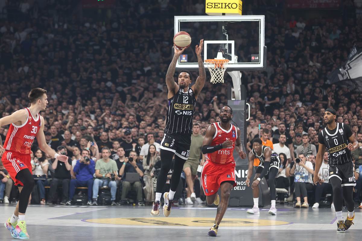 Crvena Zvezda - Partizan Derbi (7).JPG