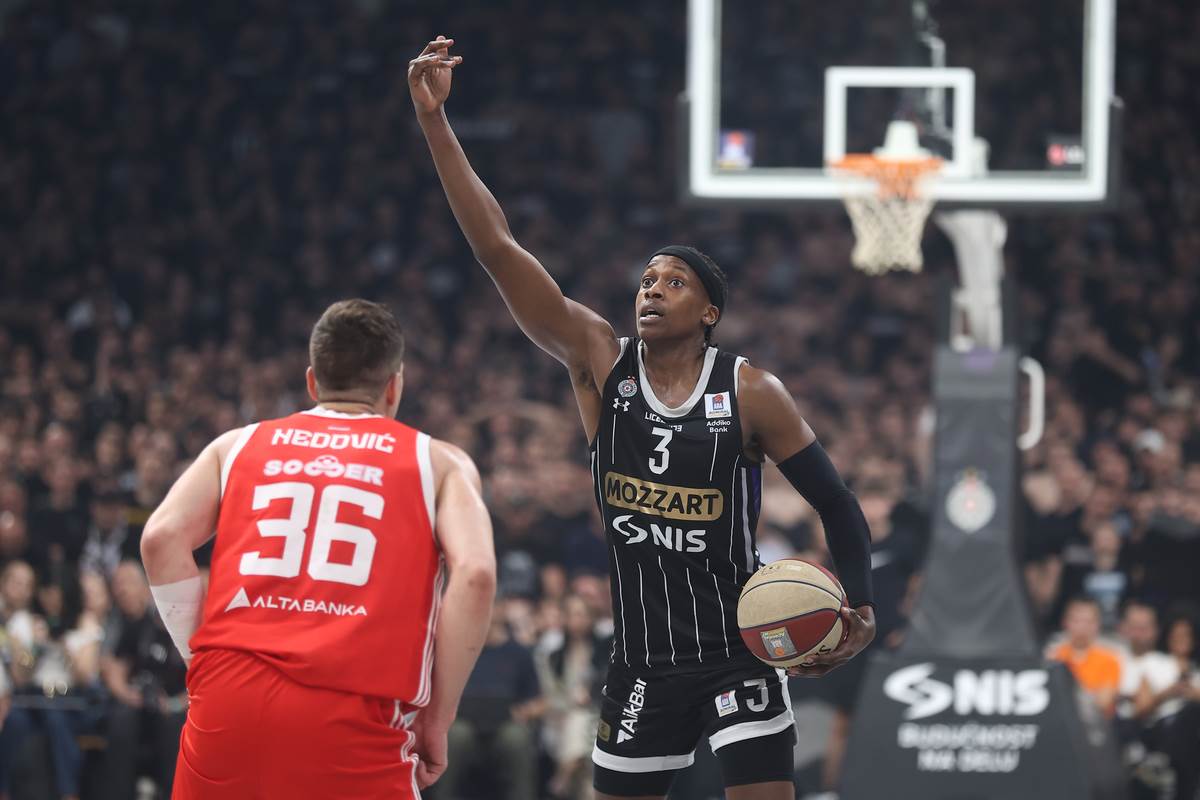 Crvena Zvezda - Partizan Derbi (4).JPG