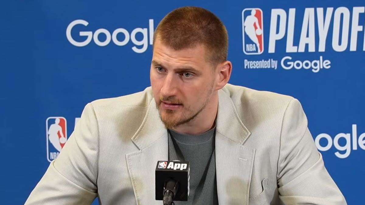 Nikola Jokić odgovara na konferenciji za novinare