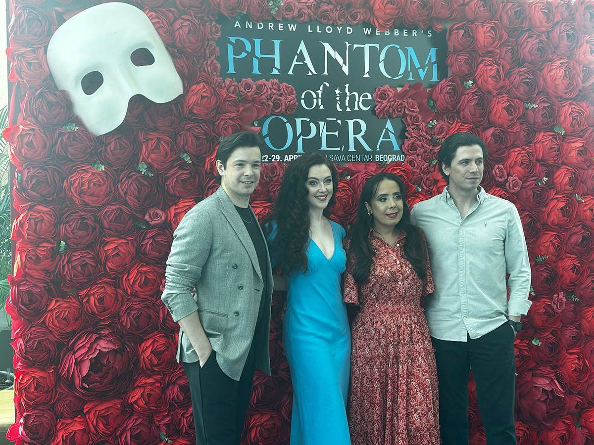 Glavni glumci iz Fantoma iz opere (5).jpg