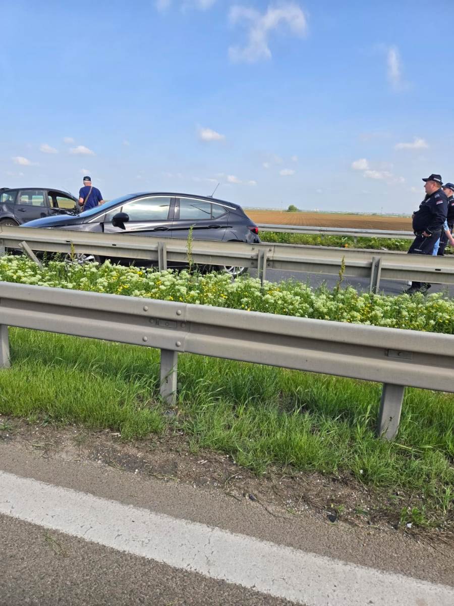Saobraćajna nesreća kod aerodroma (2).jpg