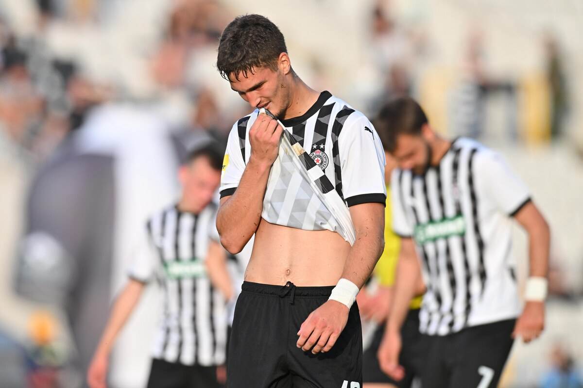 Crveni karton Nikole Simića protiv OFK Beograda