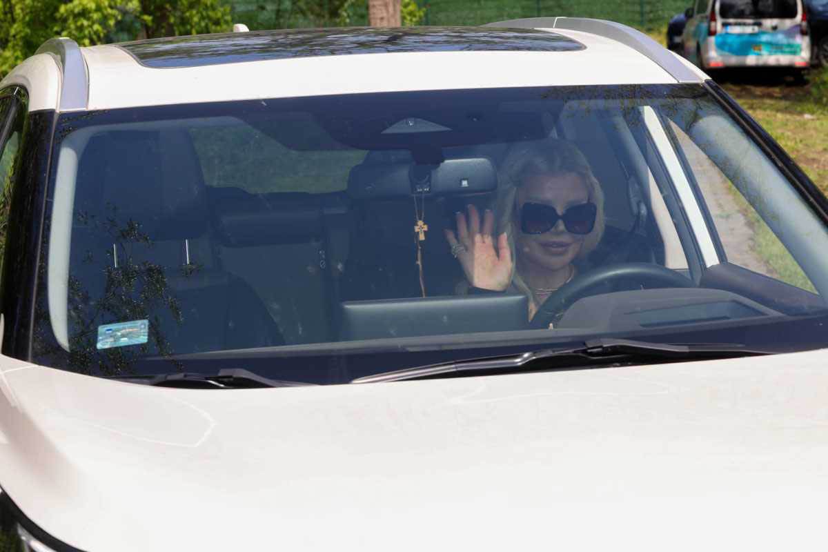 Majka Tee Tairović stigla na ćerkino venčanje (5).jpg