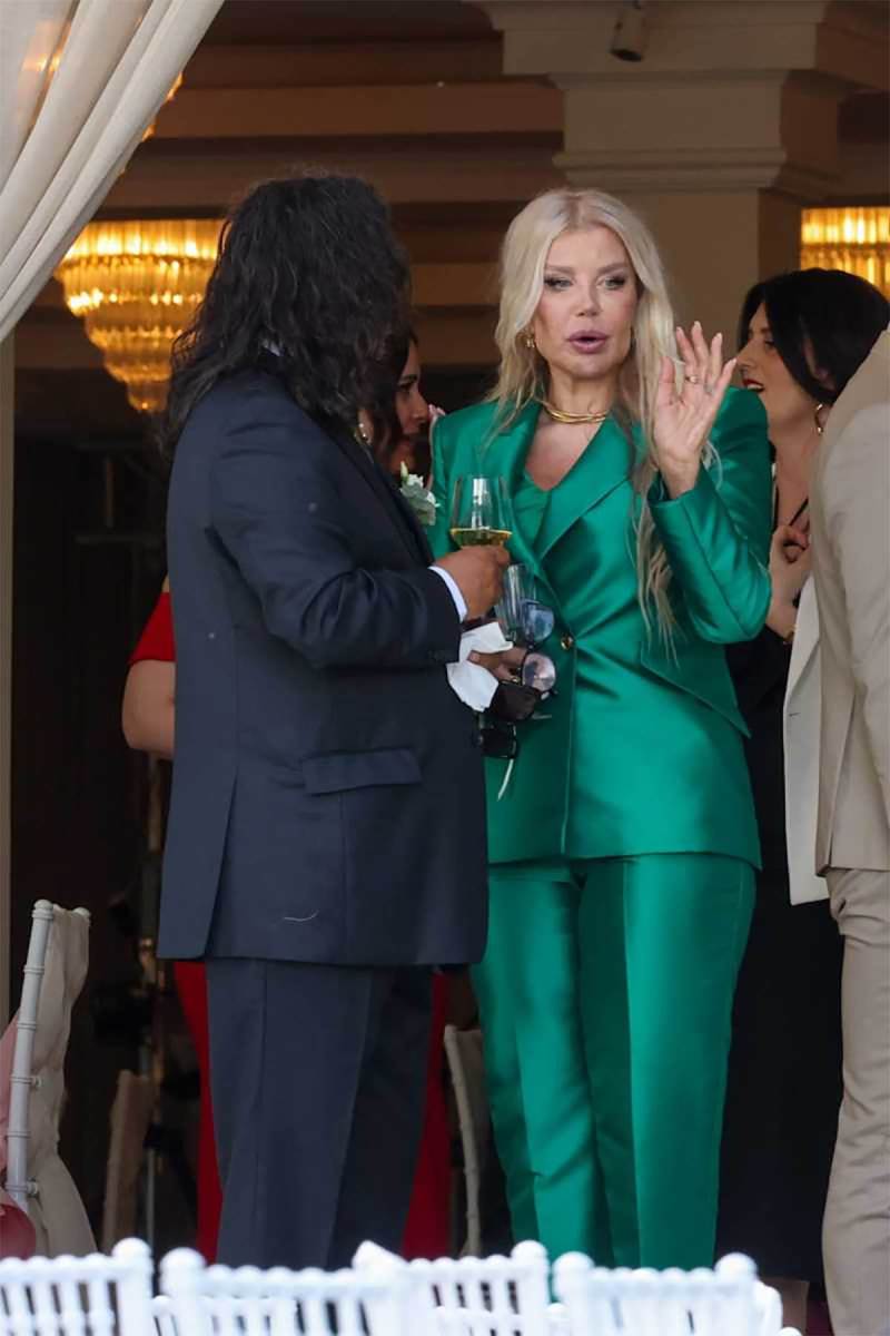 Sanja Vučić i Barbara Bobak na svadbi Tee Tairović (6).jpg