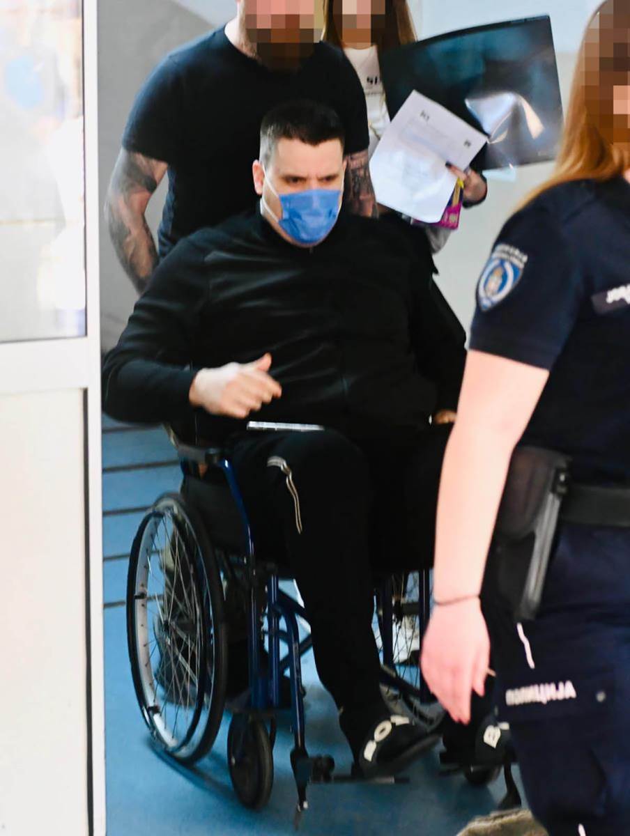 Dejan Vuksanović odlazi iz bolnice (2).jpg