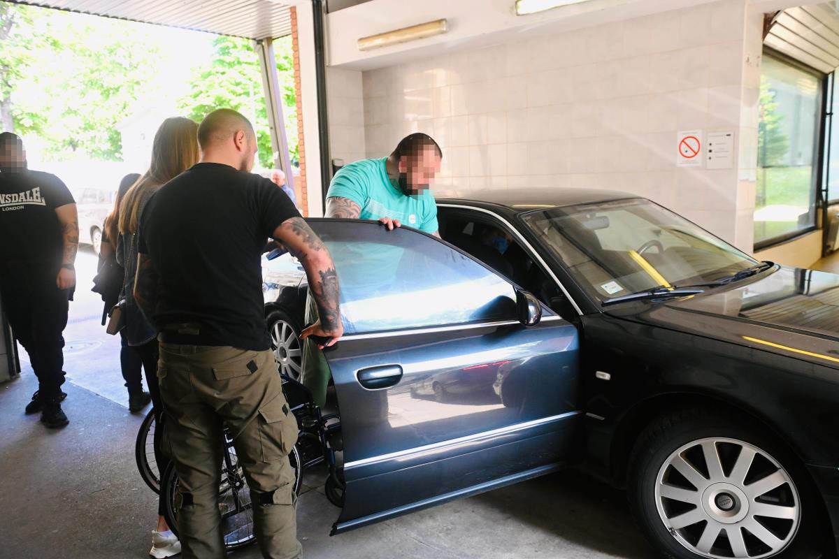 Dejan Vuksanović odlazi iz bolnice (5).jpg