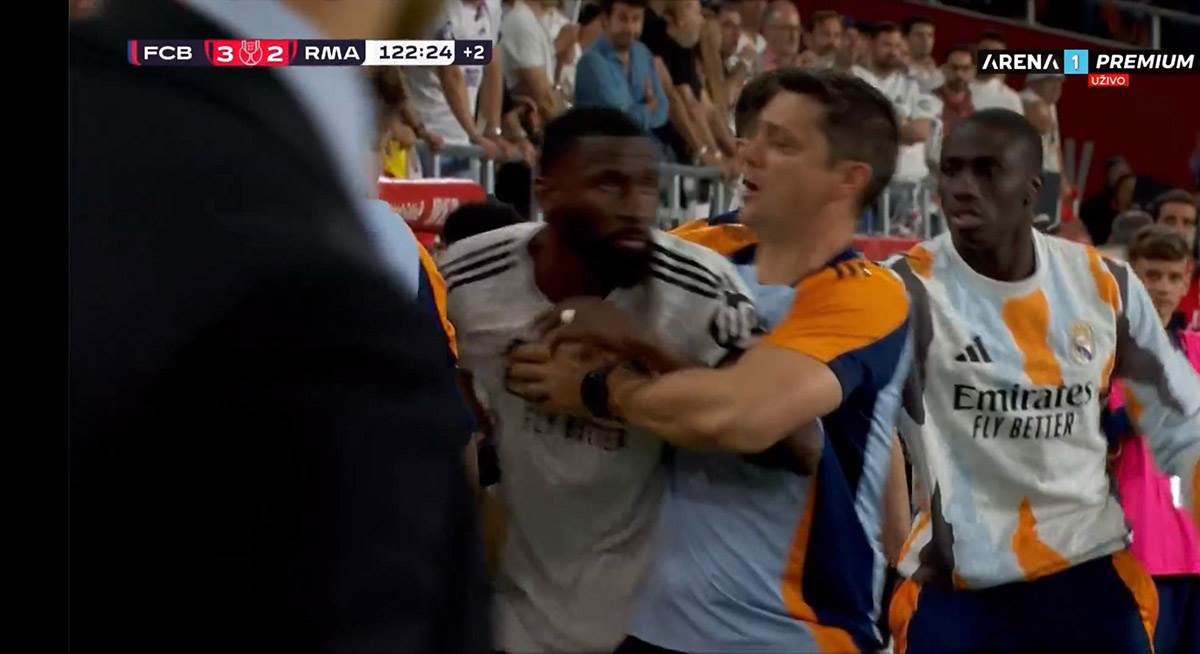 Ridiger hteo da bije sudiju  (6).jpg