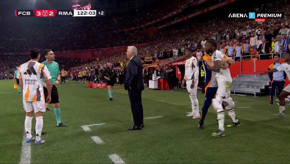 Ridiger hteo da bije sudiju  (7).jpg