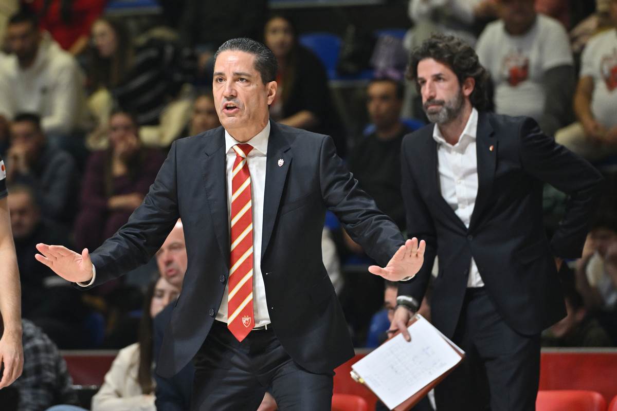 Janis Sferopulos i asistenti