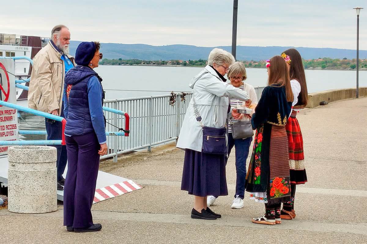 Prvi luksuzni kruzer (2).jpg