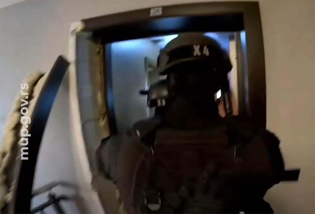 Hapšenje Saše Đ. i članova kriminalne grupe iz Čačka (3).jpg