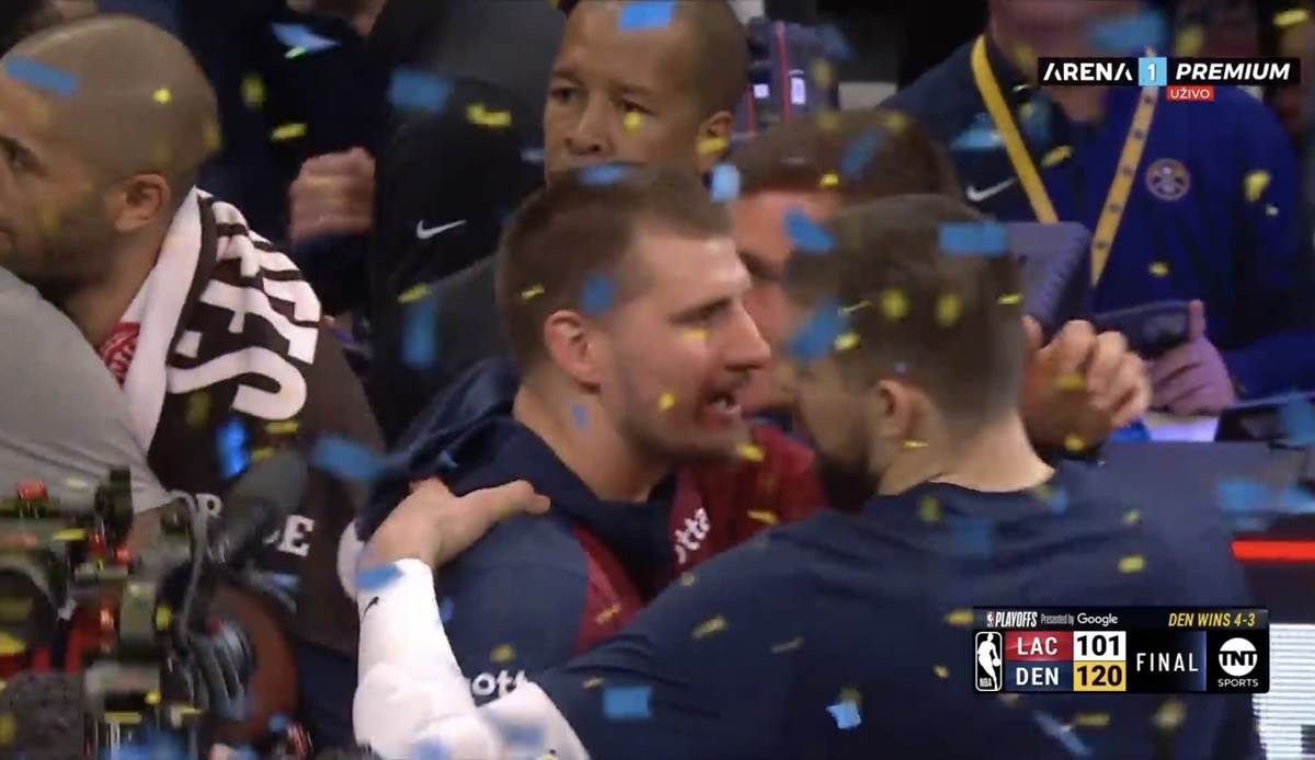 Nikola Jokić sa Bogdanom Bogdanovićem i Ivicom Zubcem posle sedmog meča plej-of serije Denvera i Klipersa