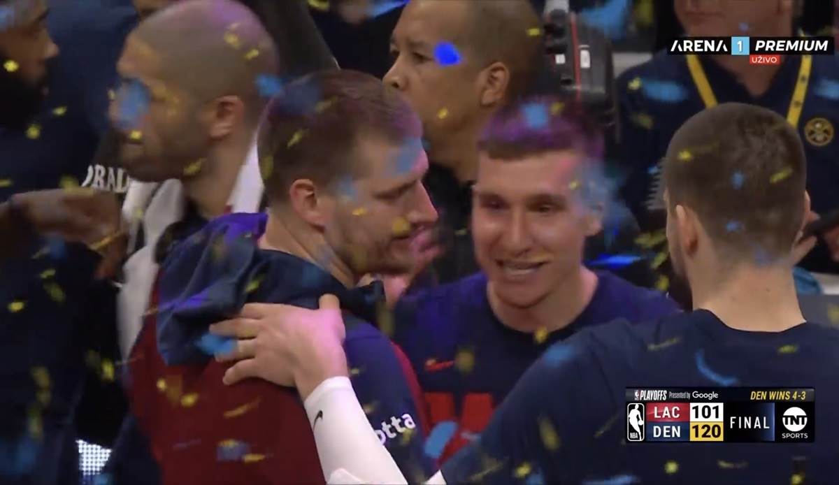 Nikola Jokić sa Bogdanom Bogdanovićem i Ivicom Zubcem posle sedmog meča plej-of serije Denvera i Klipersa