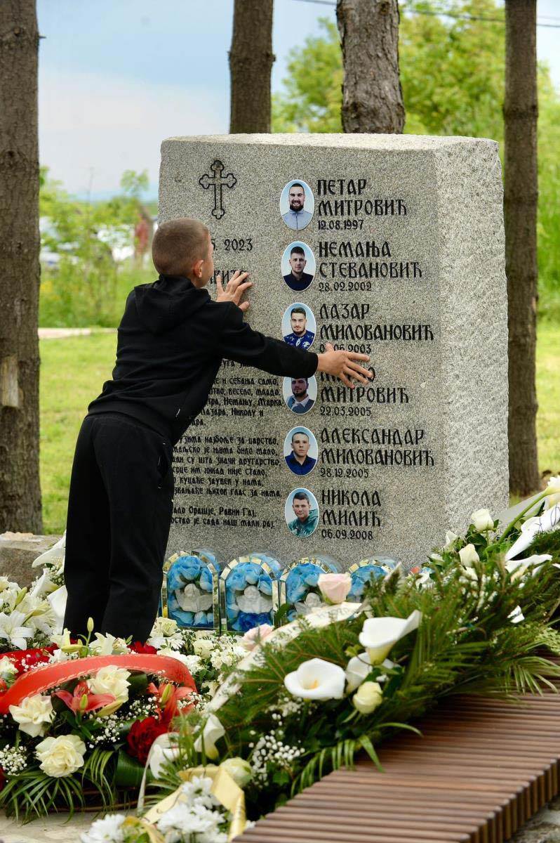 Pomen stradalima u Duboni i Malom Orašju 2.jpg