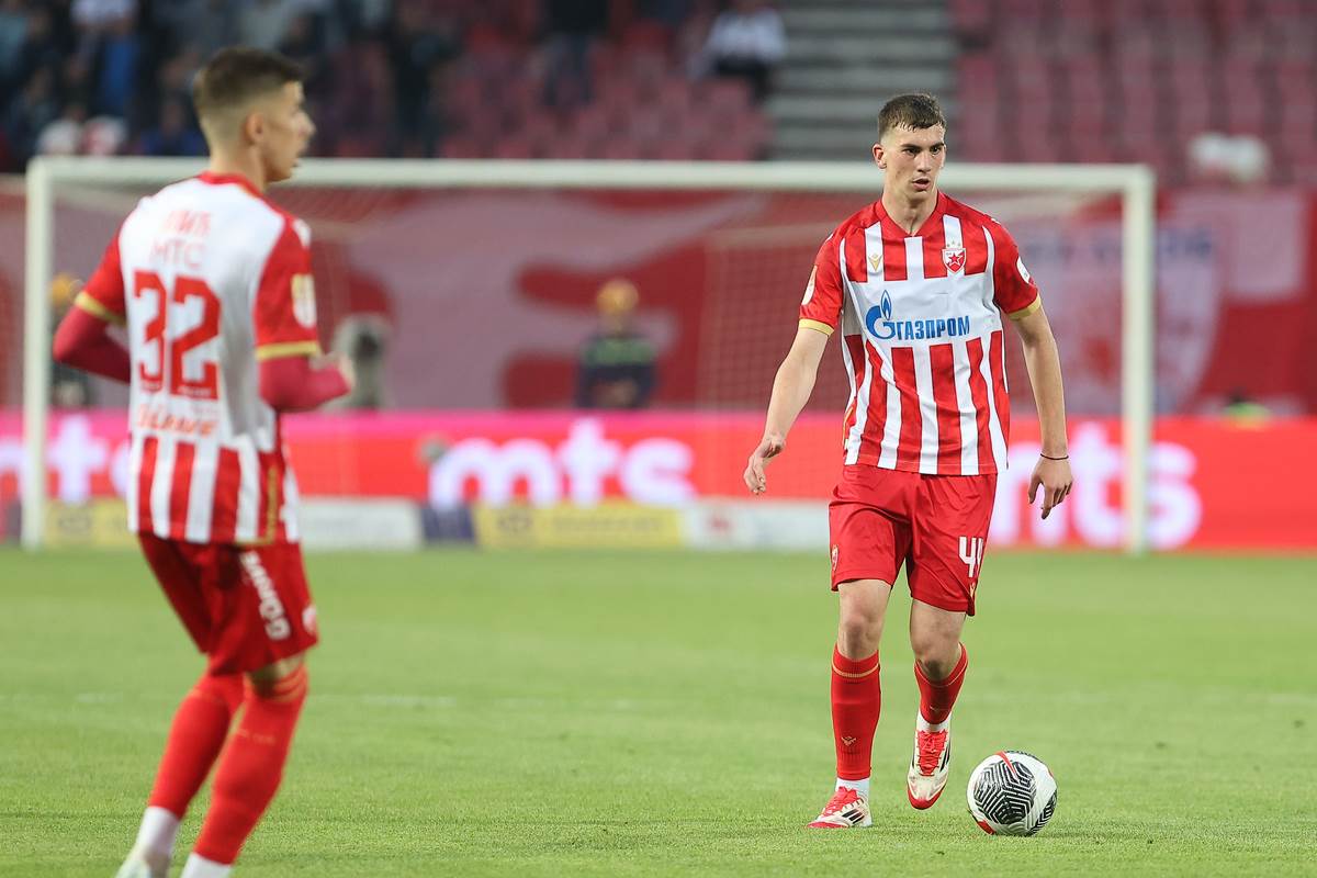 FK Napredak FK Crvena zvezda (17).JPG