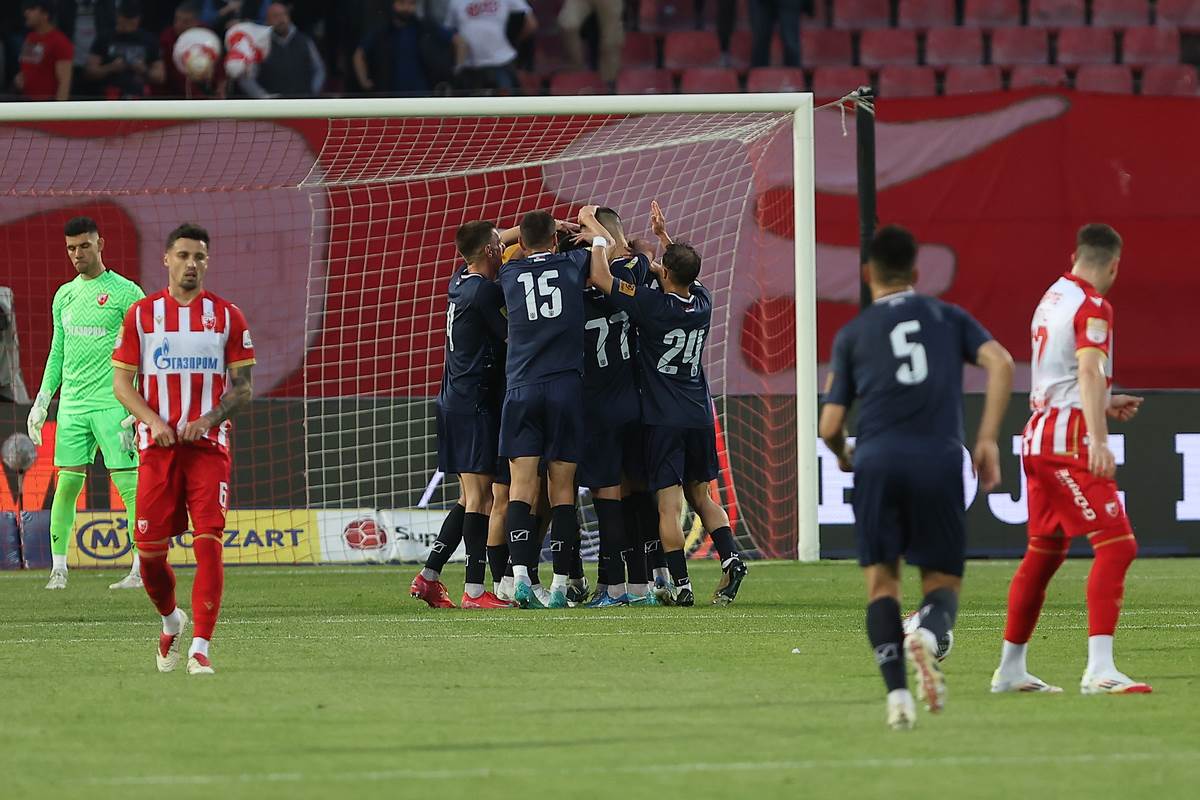 FK Napredak FK Crvena zvezda (16).JPG