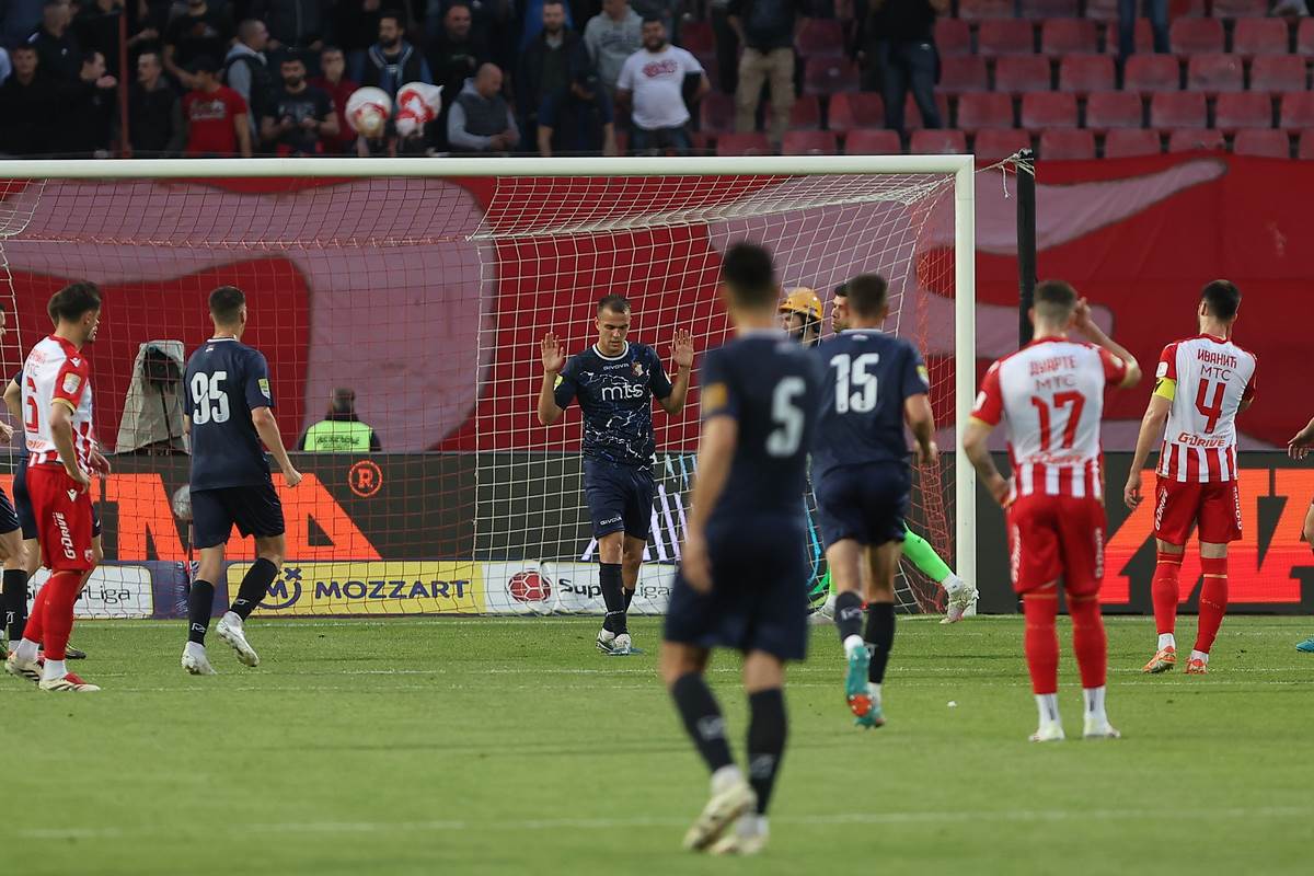 FK Napredak FK Crvena zvezda (15).JPG