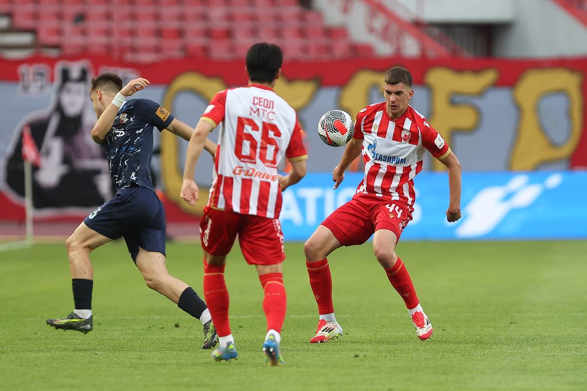 FK Napredak FK Crvena zvezda (8).JPG