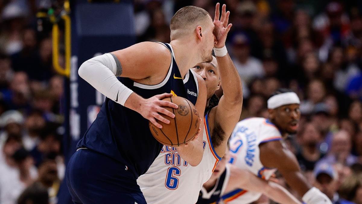 Nikola Jokić i Džejlin Vilijams na utakmici Denver Oklahoma