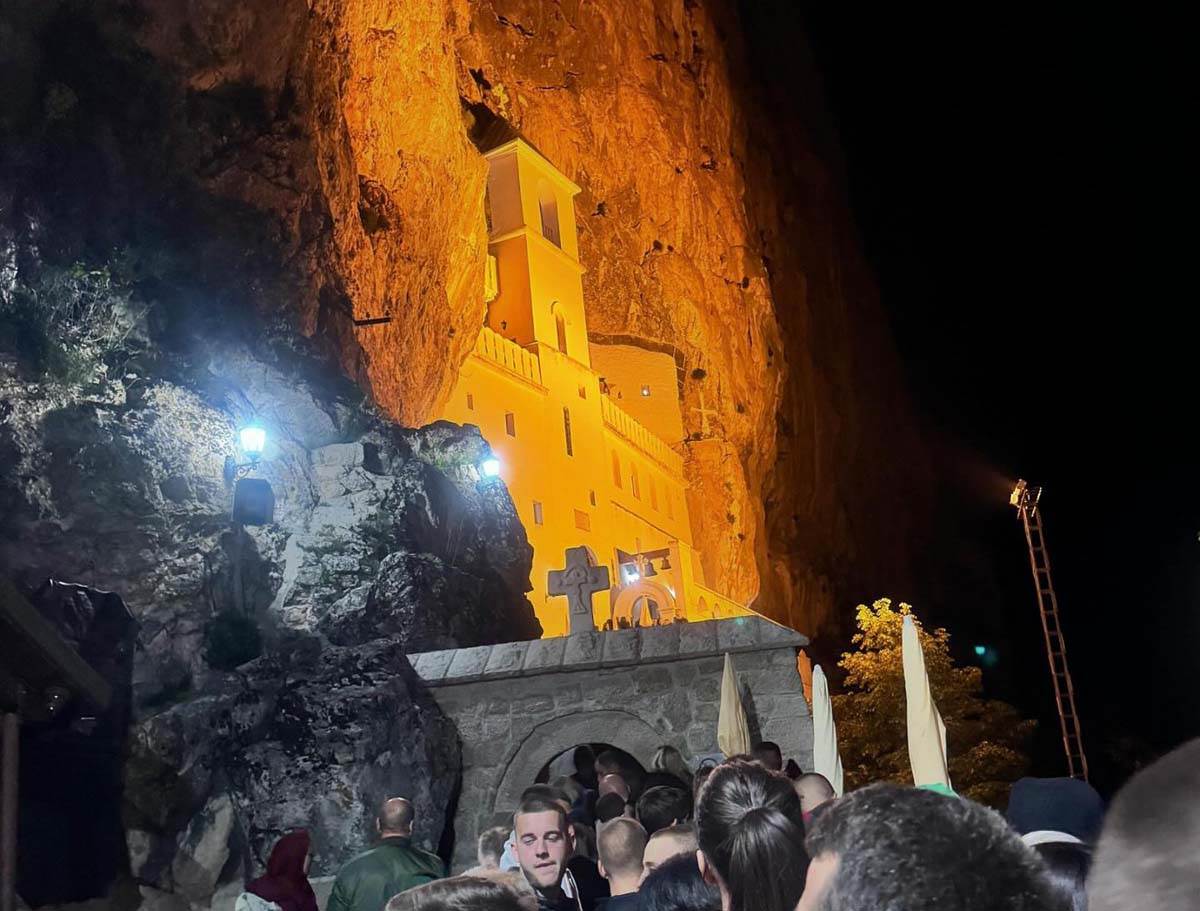 Manastir Ostrog 2.jpg