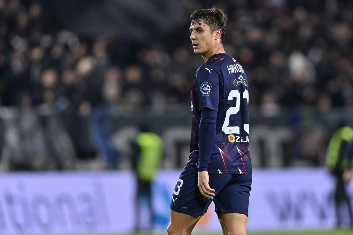 Nemanja Nikolić na utakmici Partizana