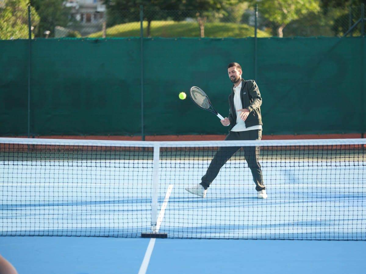 Novak Đoković otvaranje terena 4.jpg