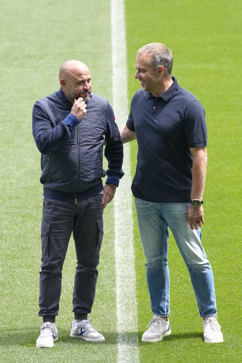 Hansi Flik i Manolo Gonzales na stadionu Espanjola