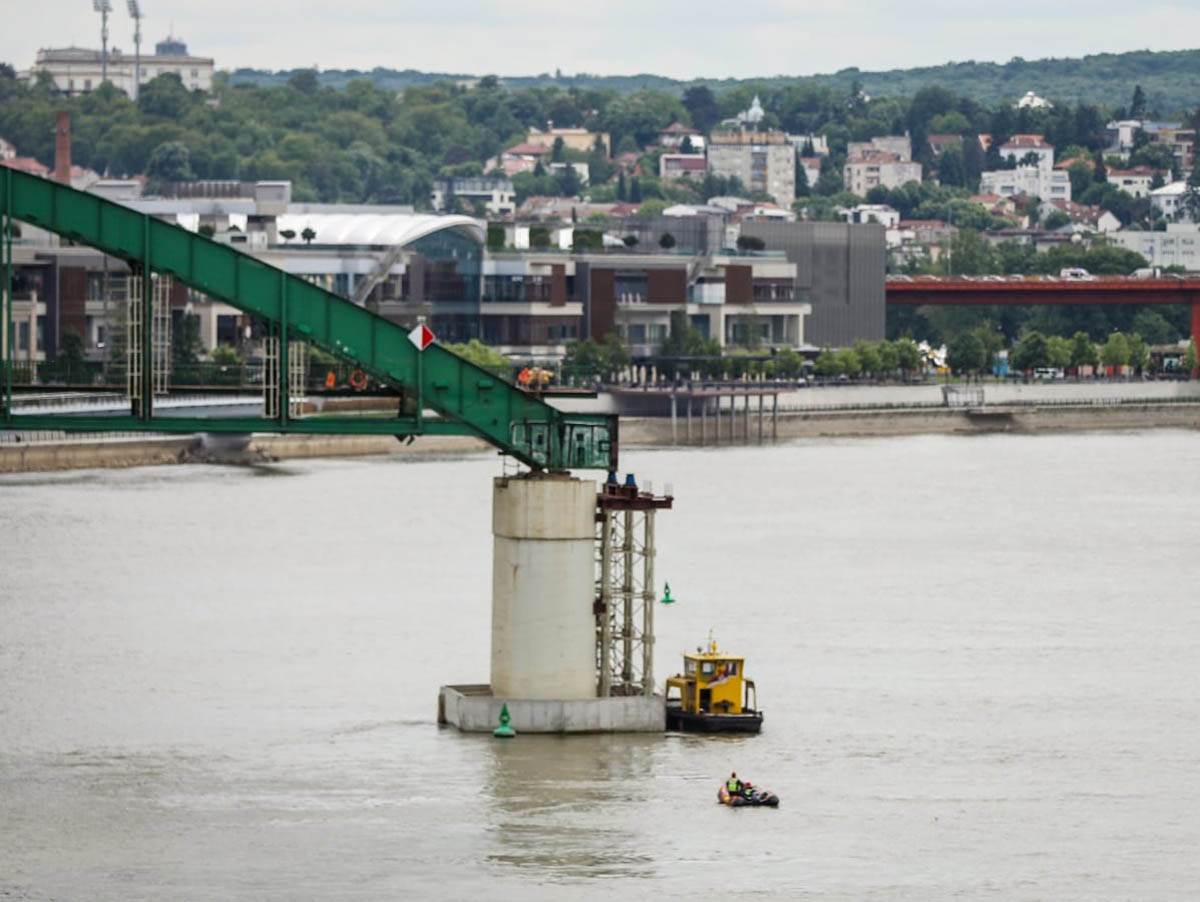 Savski most uklanjanje (2).jpg