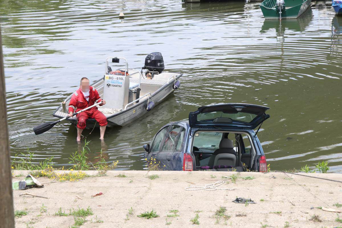 Autom sleteo s Mosta na Adi u Savu  (2).jpg