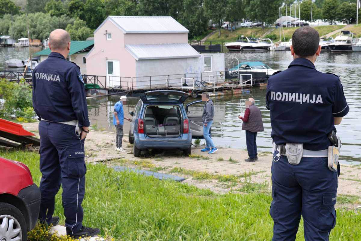 Autom sleteo s Mosta na Adi u Savu  (5).jpg