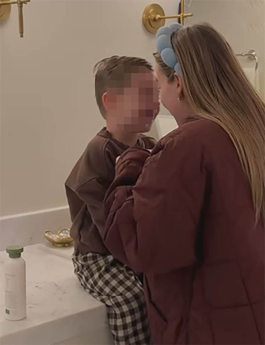 Influenserka Emilija Kajzer sin  (2).jpg