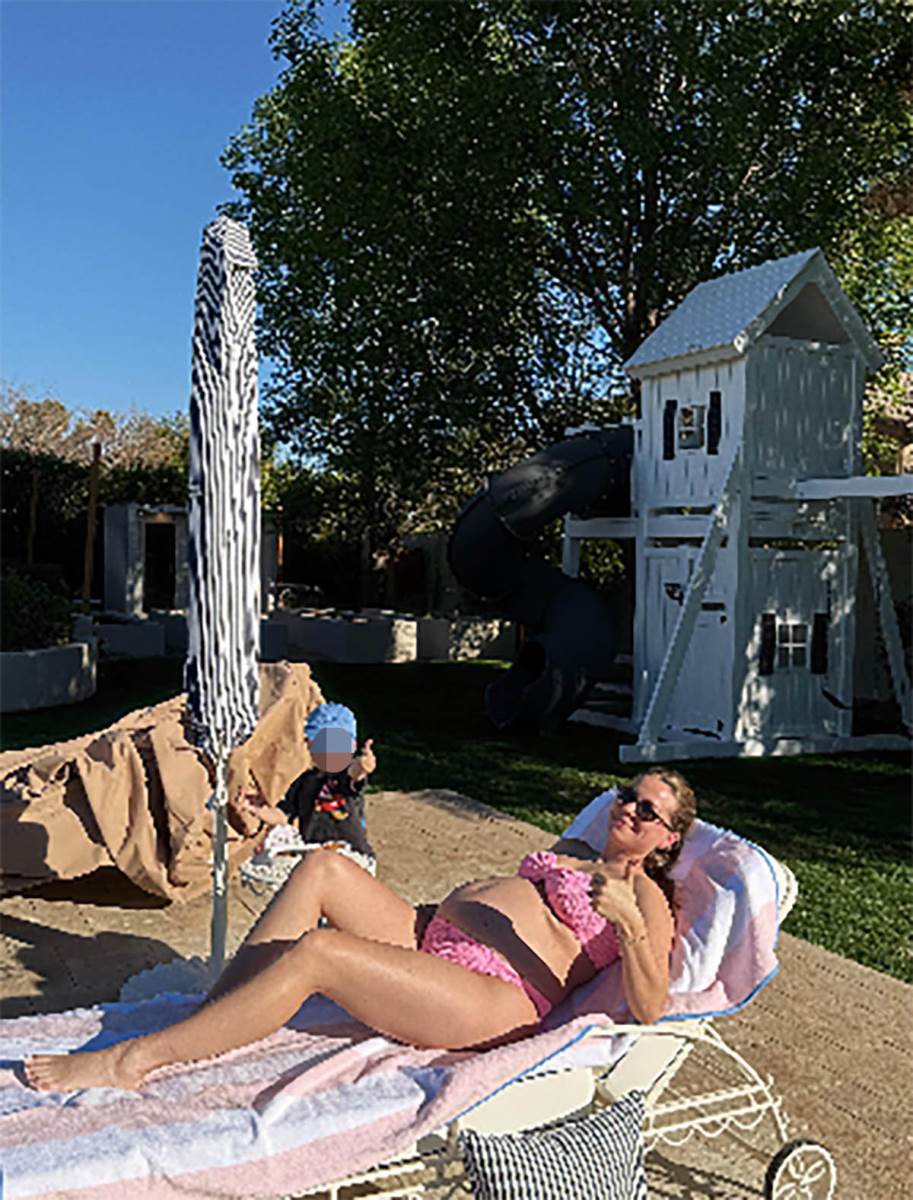 Influenserka Emilija Kajzer sin  (6).jpg