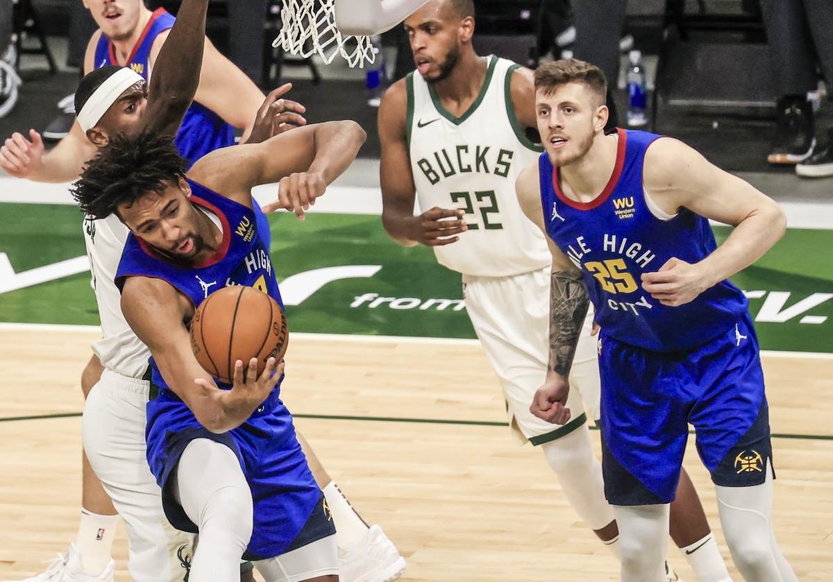 Zik Nadži na utakmici Milvoki - Denver