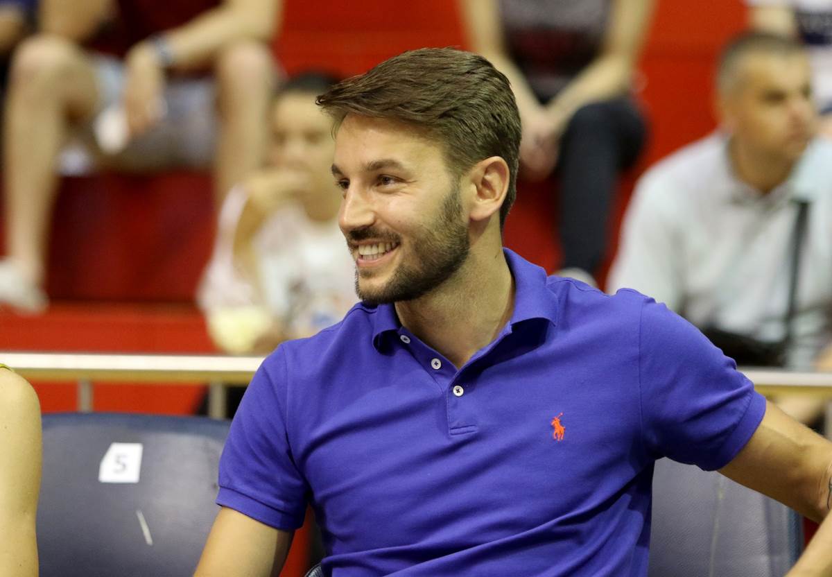 Miloš Ninković navija za košarkaše Zvezde u Pioniru
