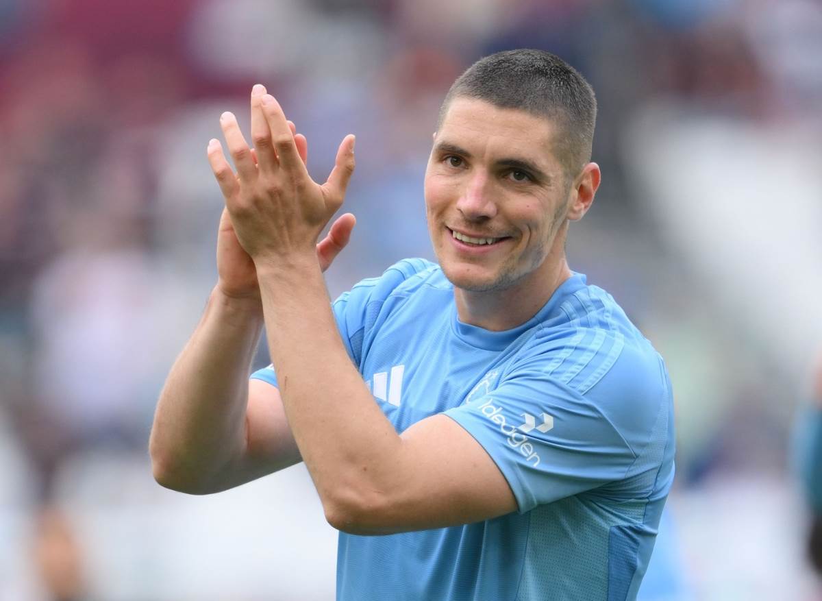 Nikola Milenković fudbaler Notingem Foresta