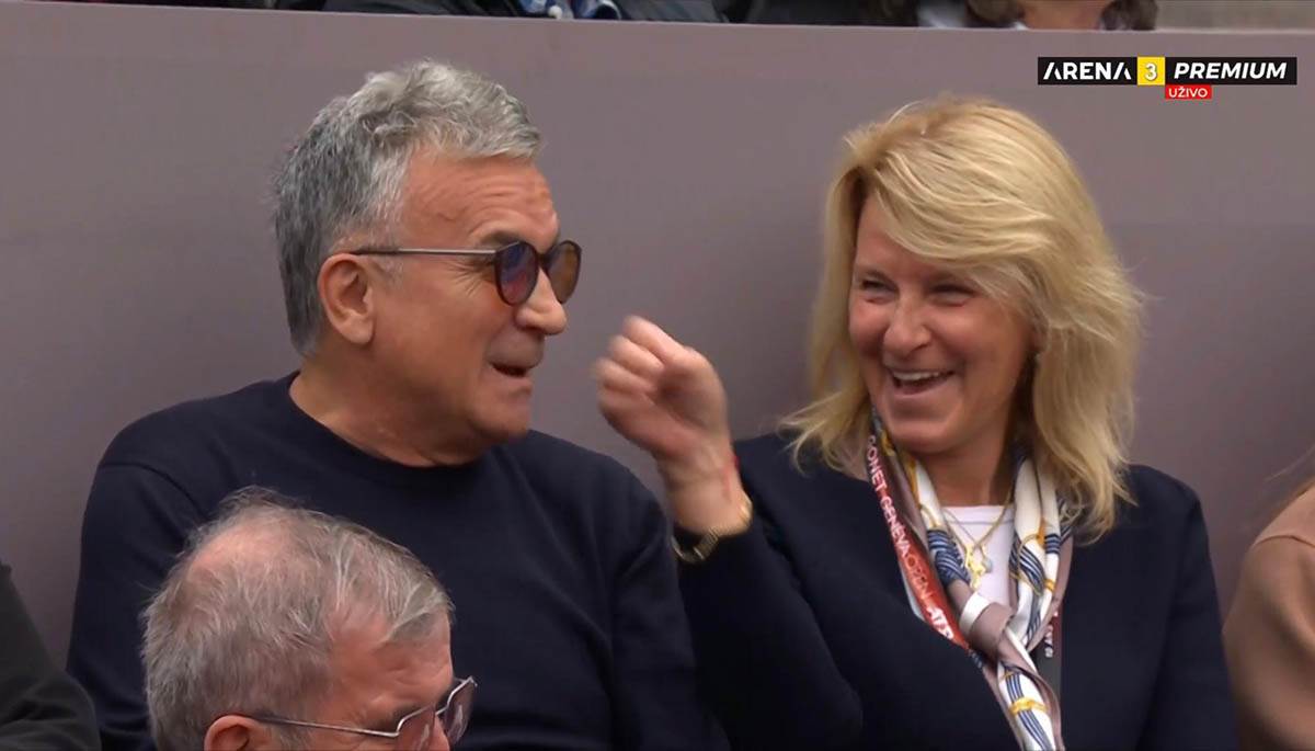 Srdjan i Dijana Ðoković na Novakovom meču u Ženevu (2).jpg