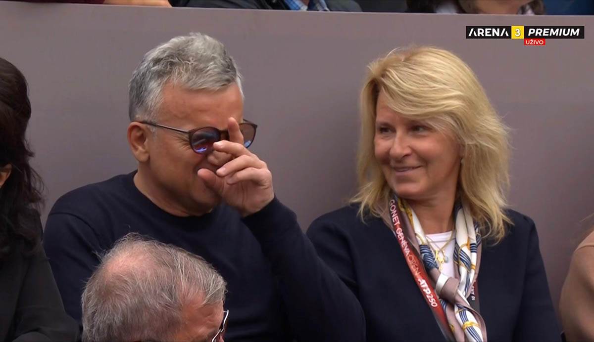 Srdjan i Dijana Ðoković na Novakovom meču u Ženevu (3).jpg