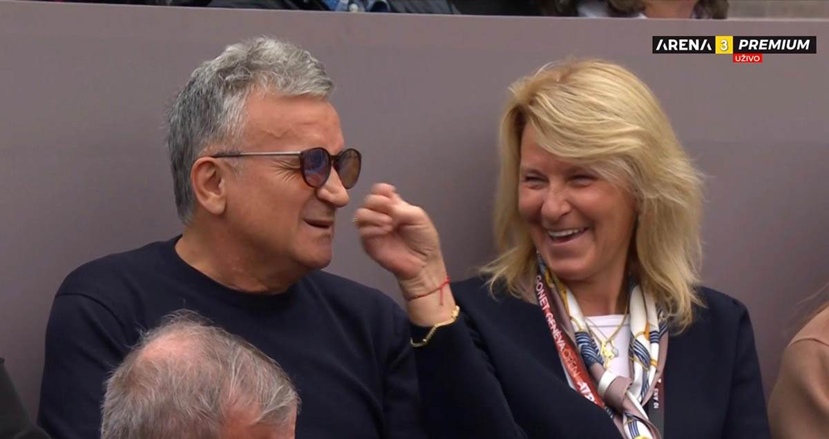 Srdjan i Dijana Ðoković na Novakovom meču u Ženevu (4).jpg