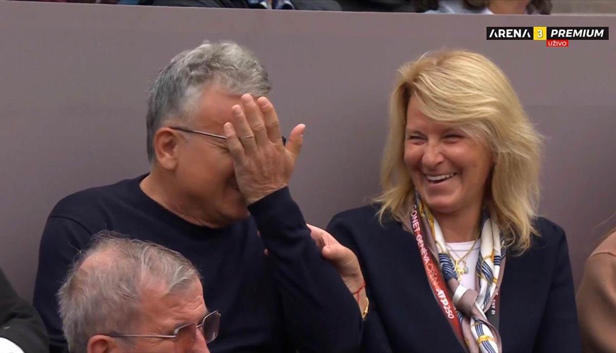 Srdjan i Dijana Ðoković na Novakovom meču u Ženevu (7).jpg