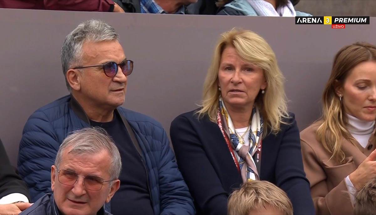 Srdjan i Dijana Ðoković na Novakovom meču u Ženevu (1).jpg