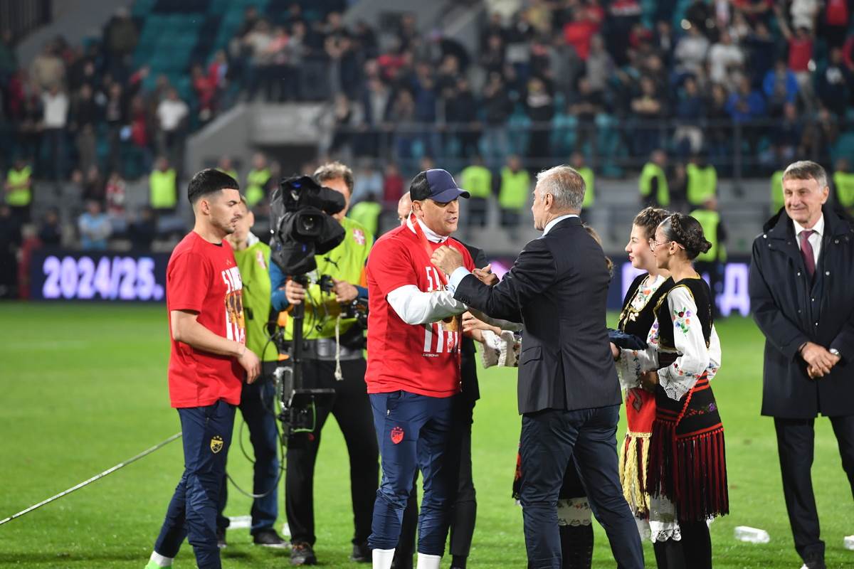 Crvena zvezda slavi (3).JPG