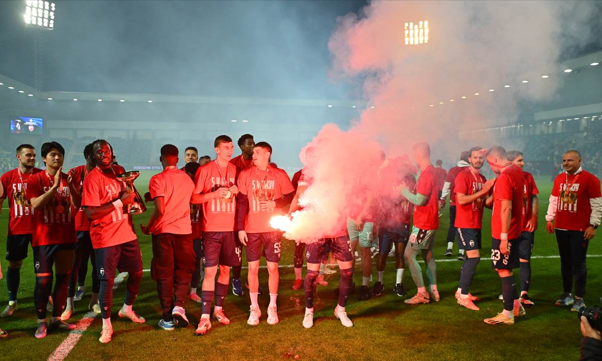 Crvena zvezda slavi (13).jpg