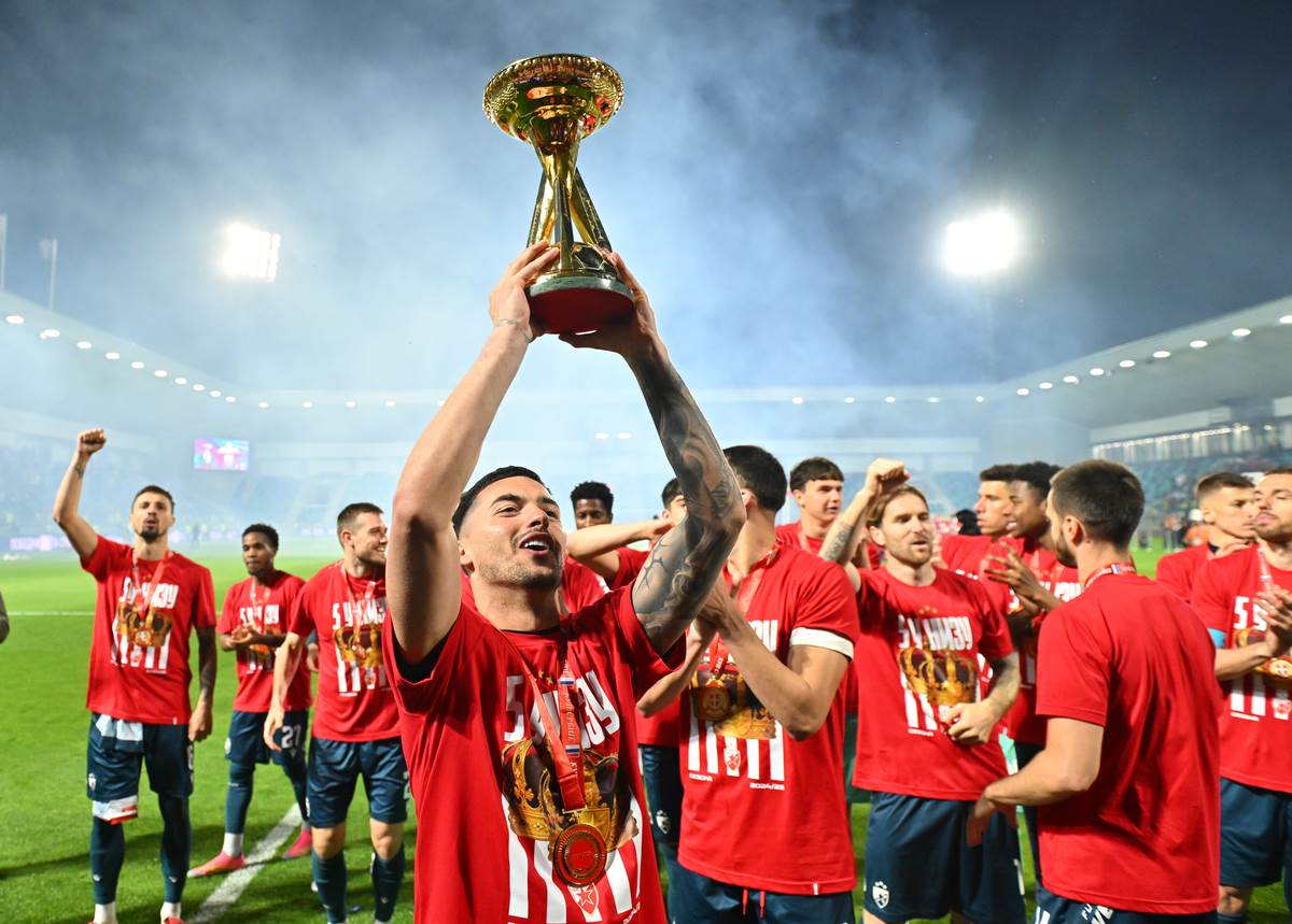 Crvena zvezda slavi (15).jpg