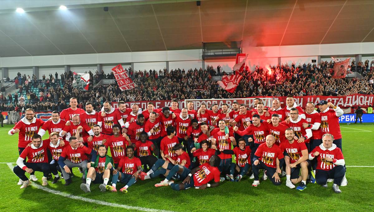 Crvena zvezda slavi (21).jpg